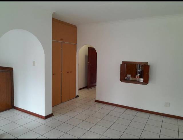 3 BEDROOM SIMPLEX FOR SALE IN RUSTIVIA